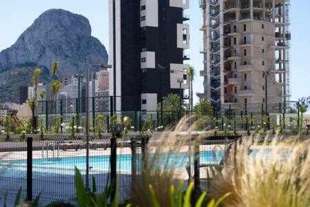Apartamento De 3 Dormitorios Piscina Y Parking Calp Exterior foto